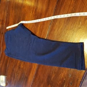 Like new Jennings. Waisr stretches to 20 inches